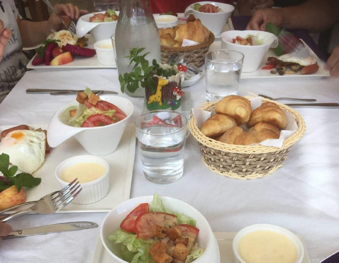La Fleur Bnb & Restaurant Heng-ch'un Buitenkant foto
